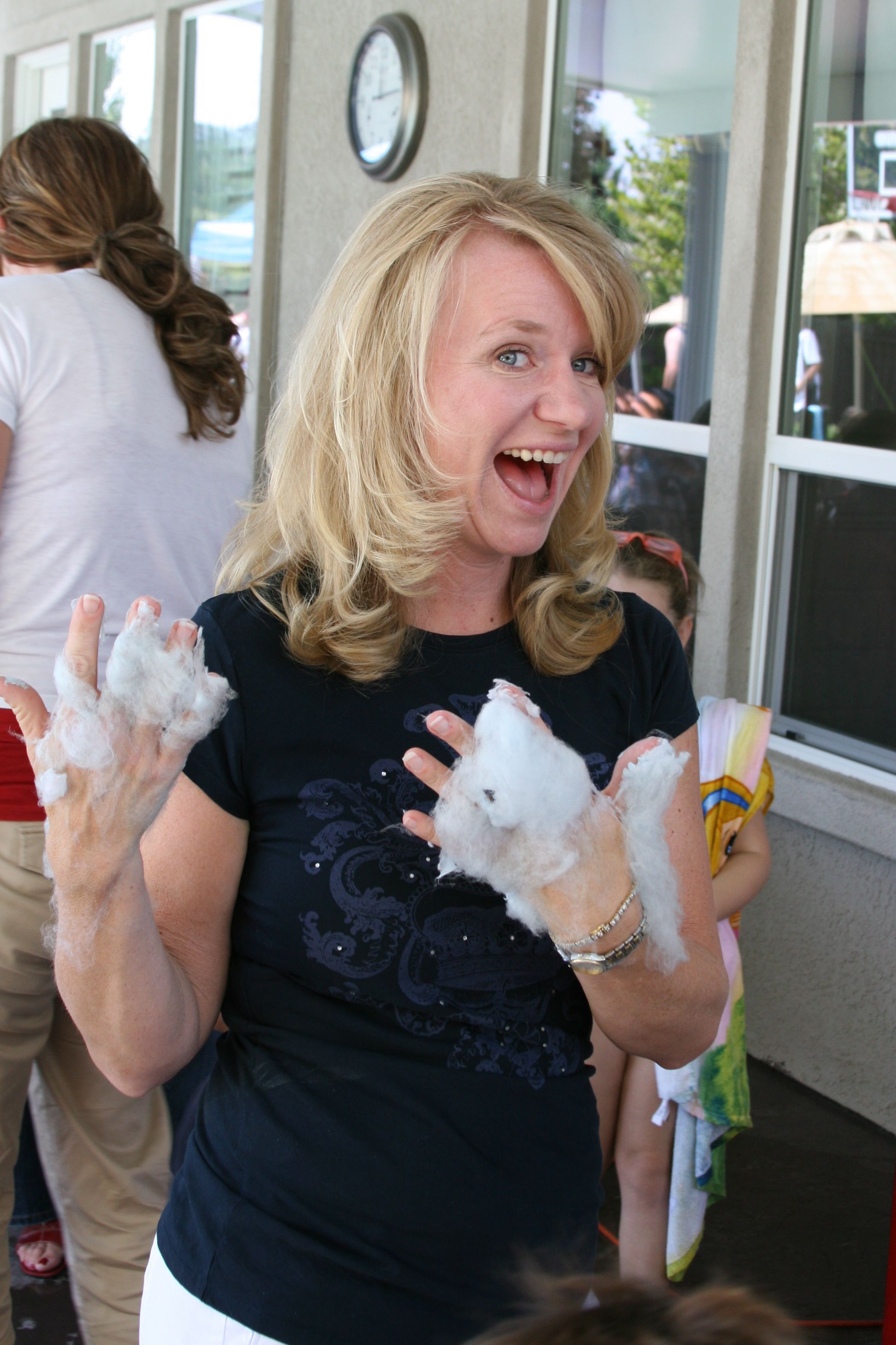Cassie meets the Cotton Candy