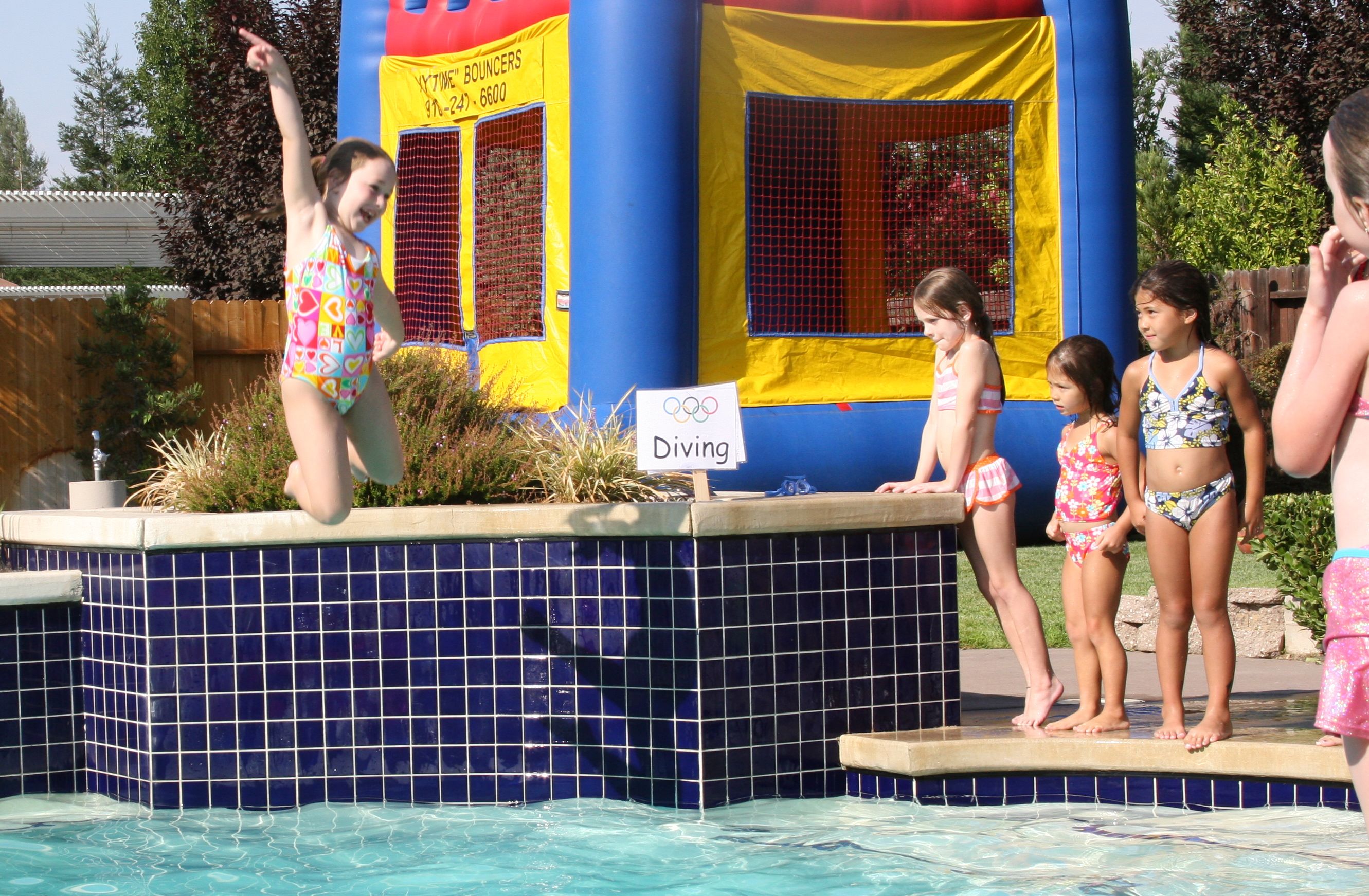 08.diving.3.jpg (838928 bytes)